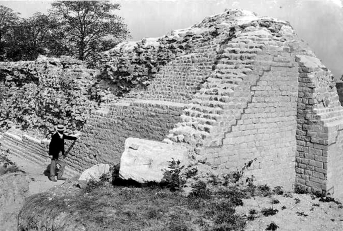 Avenches, fouilles de la porte de l’Est en 1898